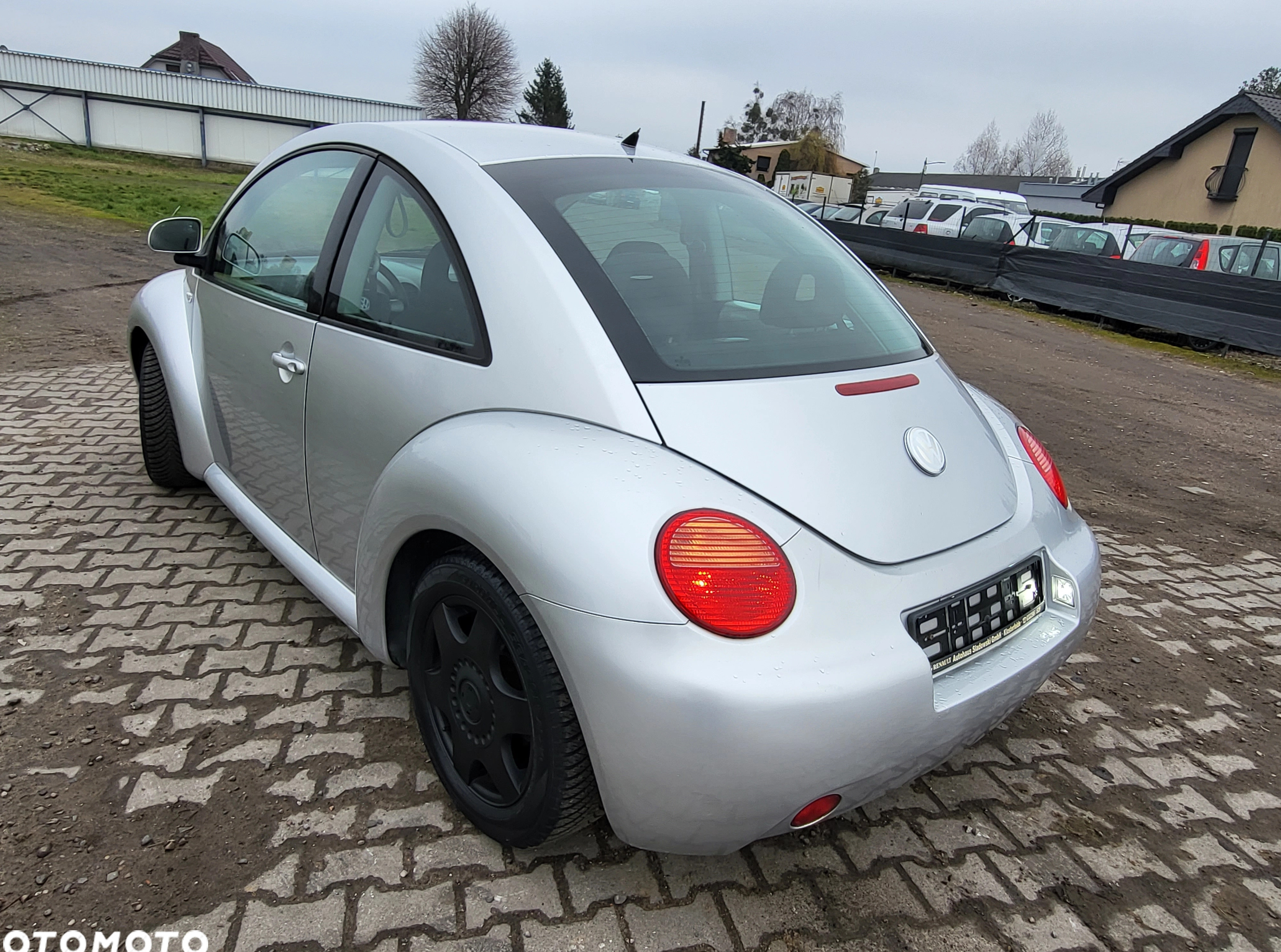 Volkswagen New Beetle cena 6900 przebieg: 165000, rok produkcji 1999 z Połaniec małe 379